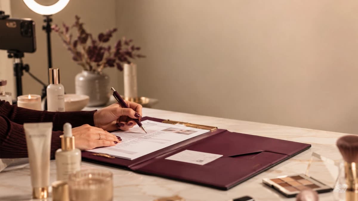 Product Video Shot List for Features, Use and Proof — creator planning visual.